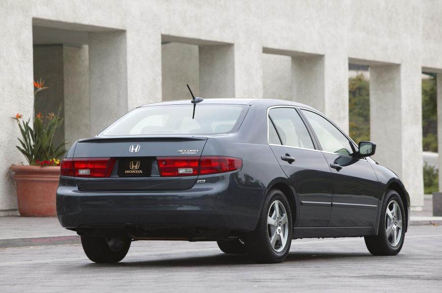  Honda Accord Hybrid America 2005 года  (фото 26 из 69)